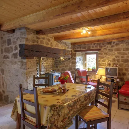 16e Siecle Avec Cheminee, Terrasse Et Jardin, Proche Et Vtt, Wifi Inclus - Fr-1-496-101 Holiday home *
